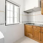 Corner House * 纳扎雷